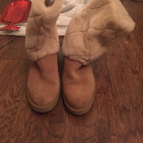 Uggs chestnut size 7 - Picture 2 of 6